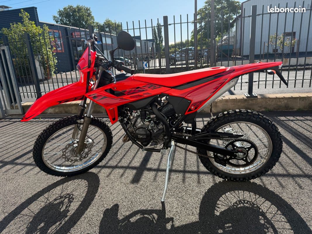 Beta Enduro SPORT 2026 neuve — L'Atelier des Motards, Villefranche-sur-Saône — vue 2