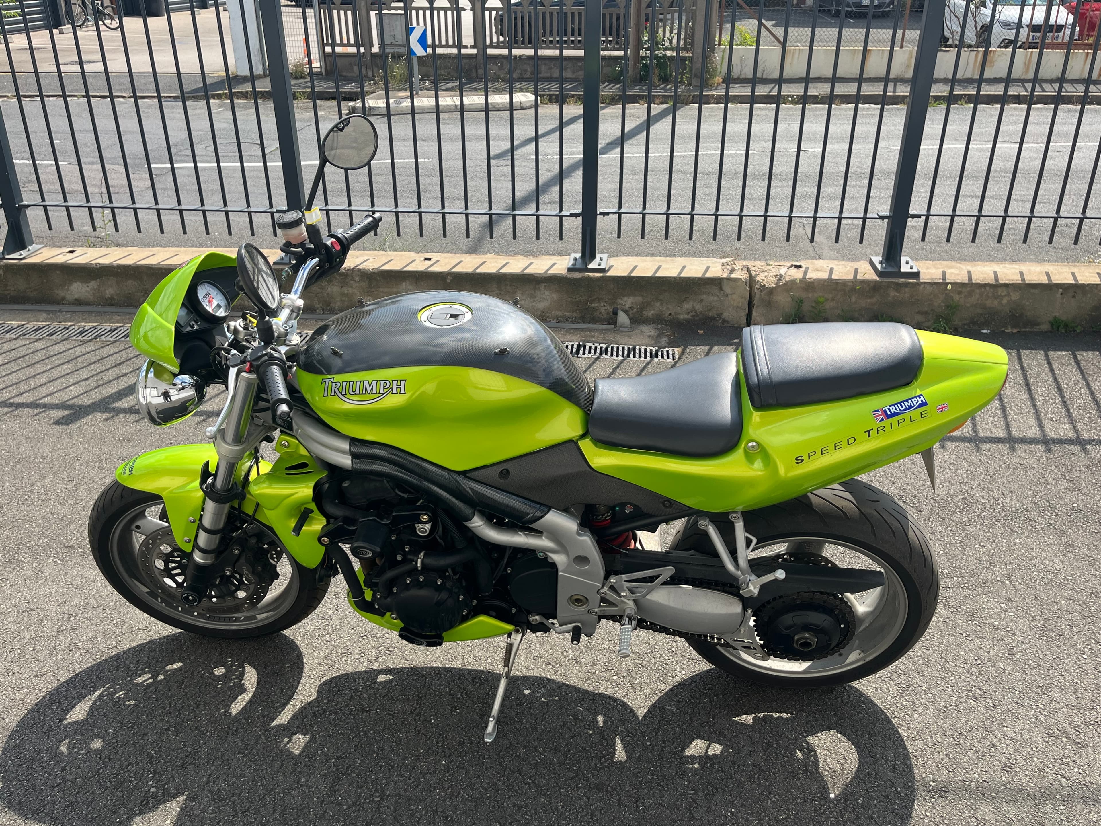 Triumph Speed Triple 955i 2003 d'occasion — L'Atelier des Motards, Villefranche-sur-Saône — vue 4