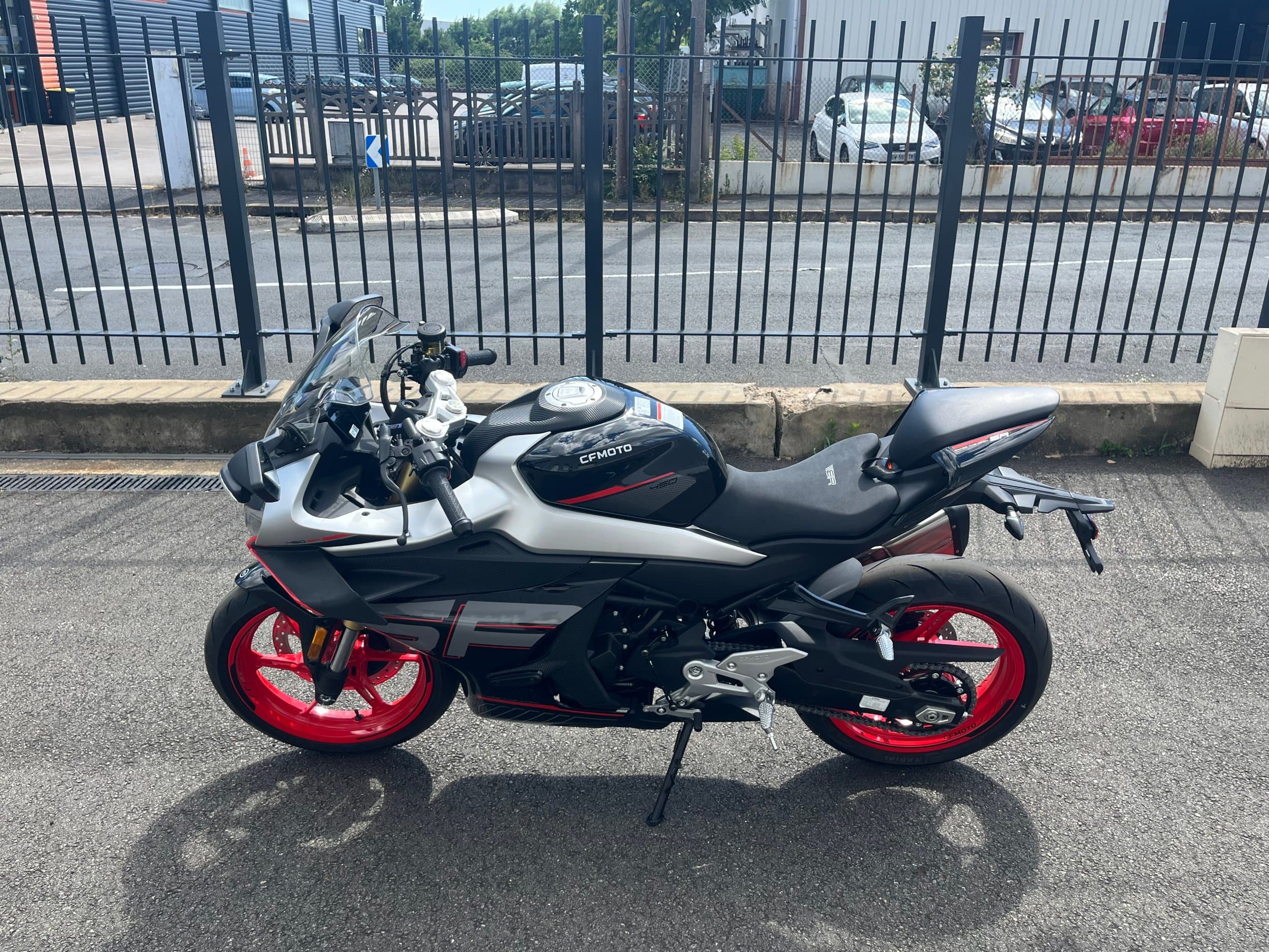 CFMOTO 450 SR 2026 neuve — L'Atelier des Motards, Villefranche-sur-Saône — vue 4