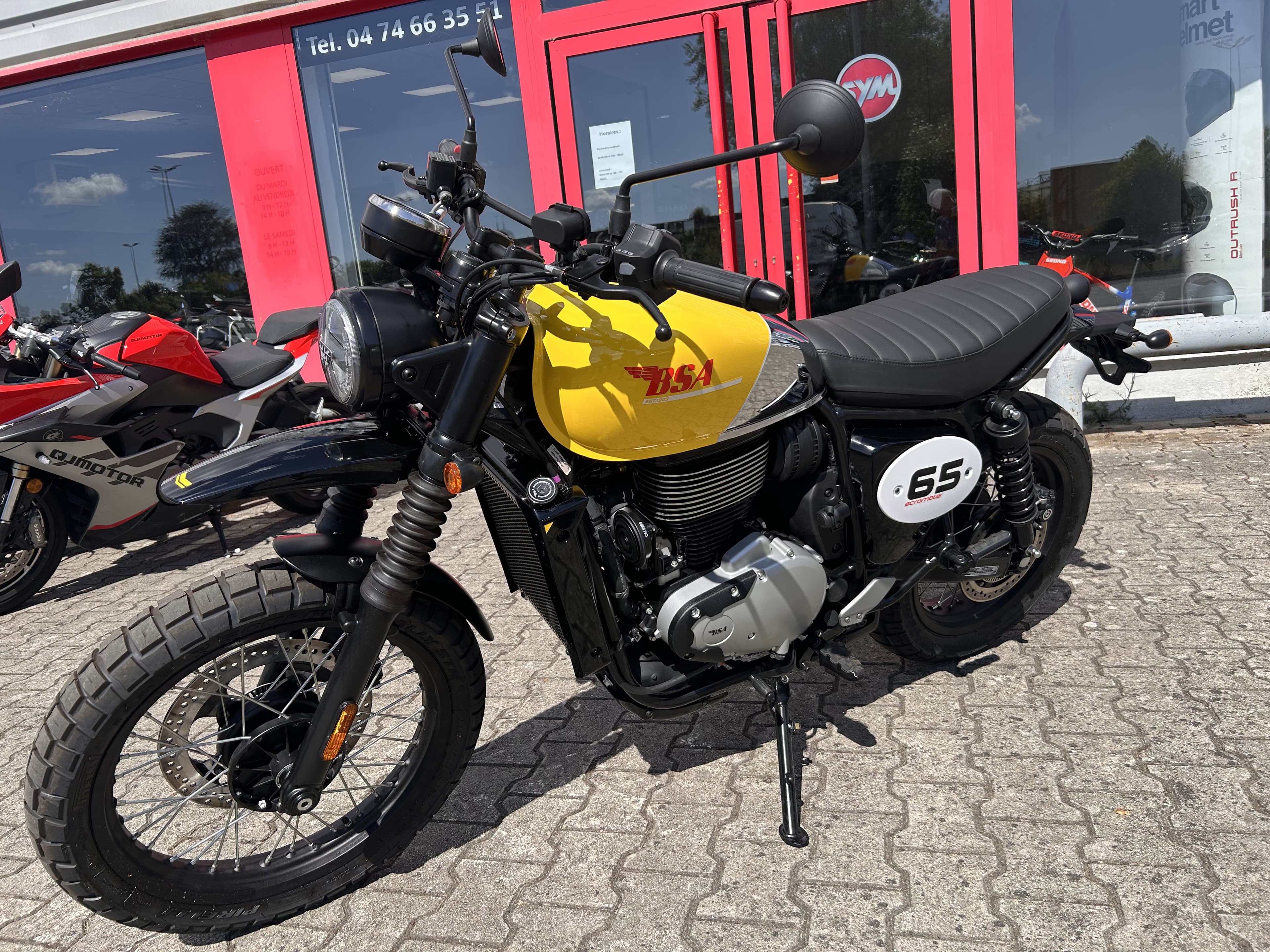 BSA đ BSA 650 SCRAMBLER â ĂTAT NEUVE/ GARANTIE 3 ANS/ FAIBLE KM 1 KM đ 2026 neuve â L'Atelier des Motards, Belleville-en-Beaujolais â vue 3