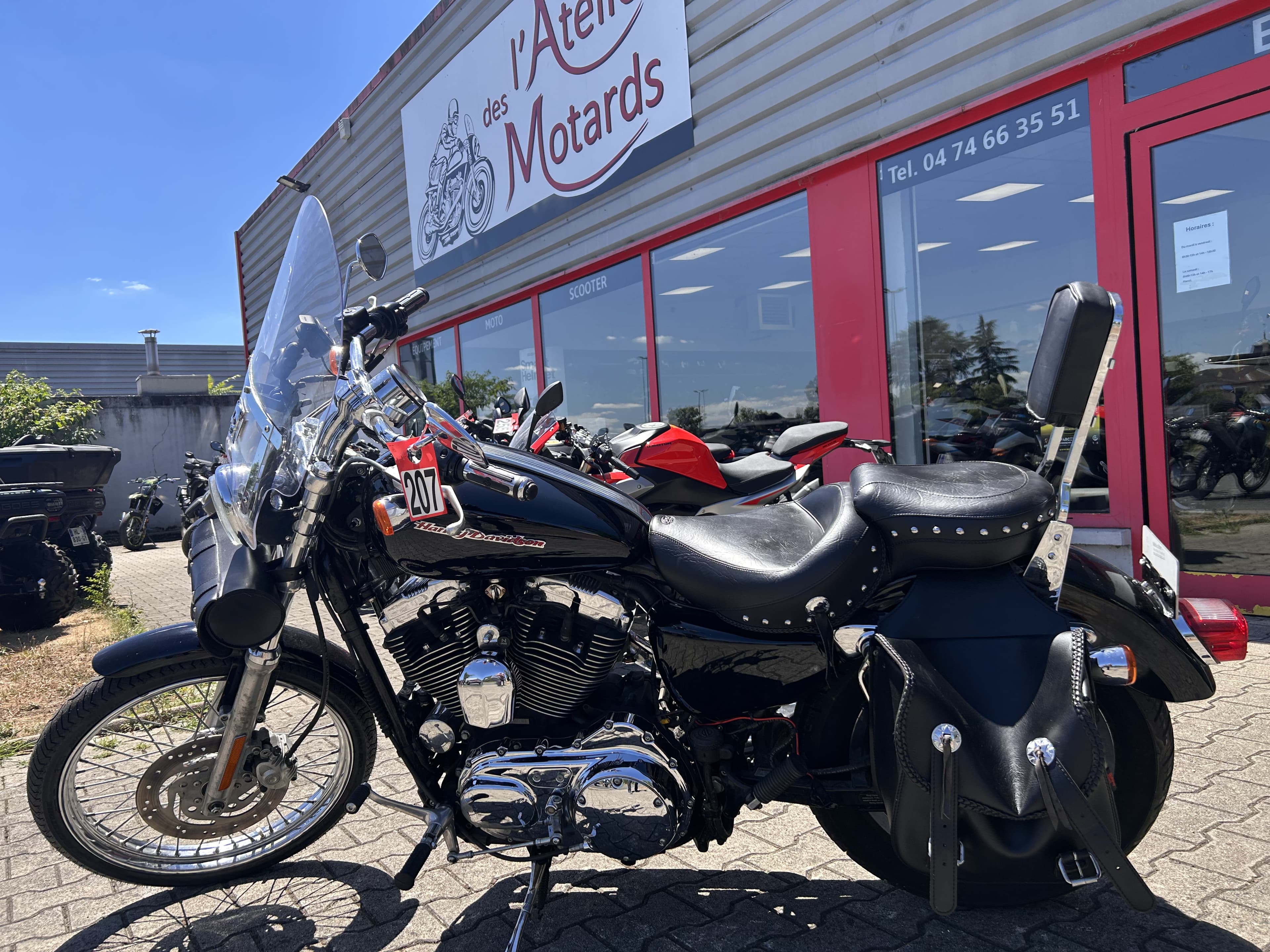 Harley-Davidson 😉 HARLEY DAVIDSON – XL 1200 – BON ÉTAT / GARANTIE /GPS -VALISES- FAIBLE KM 31 811 KMS😉 2026 d'occasion — L'Atelier des Motards, Villefranche
