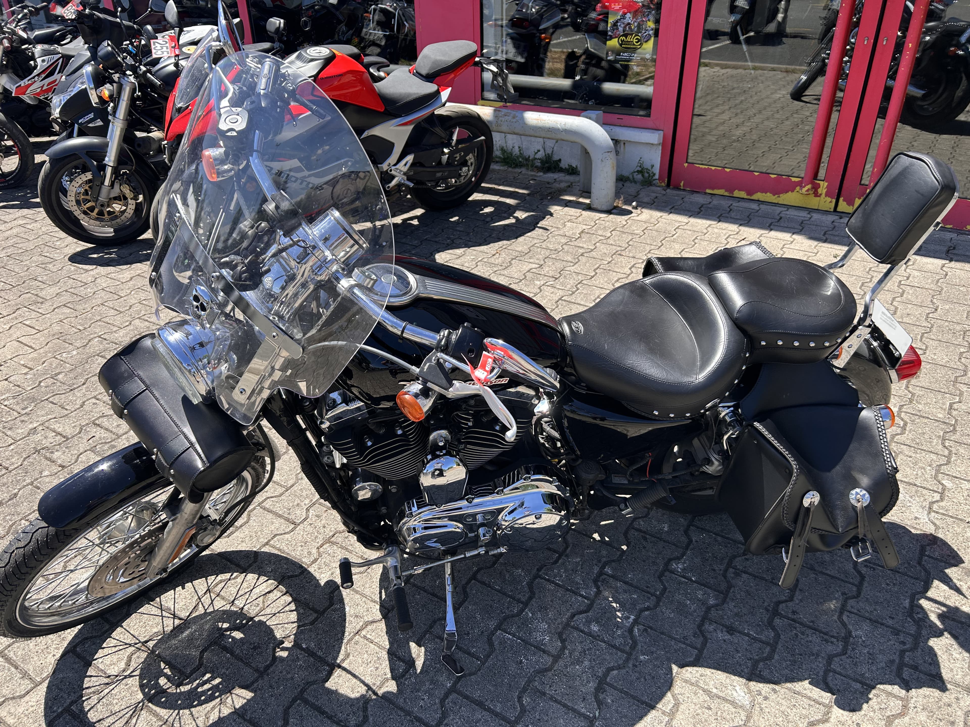Harley-Davidson đ HARLEY DAVIDSON â XL 1200 â BON ĂTAT / GARANTIE /GPS -VALISES- FAIBLE KM 31 811 KMSđ 2026 d'occasion â L'Atelier des Motards, Belleville-en-Beaujolais â vue 3