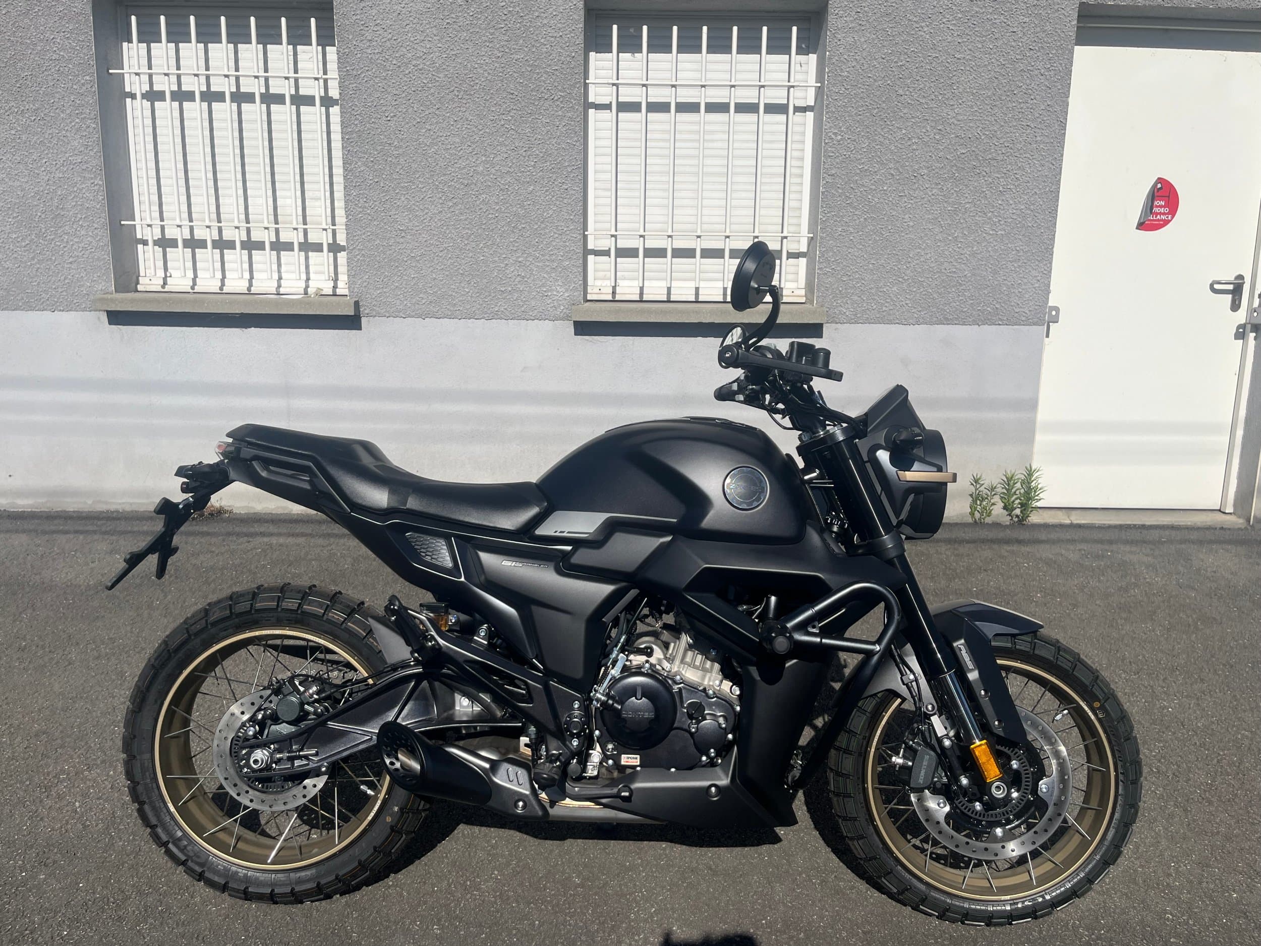 Zontes 125 Scrambler X 2026 neuve — L'Atelier des Motards, Villefranche-sur-Saône — vue 2