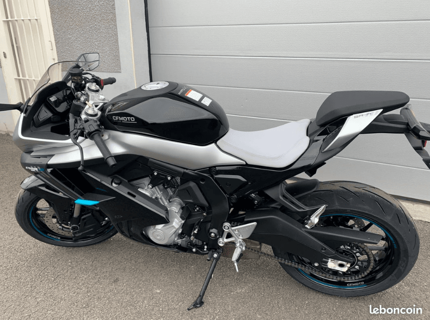 CFMOTO 675SR-R 2026 neuve — L'Atelier des Motards, Villefranche-sur-Saône — vue 3