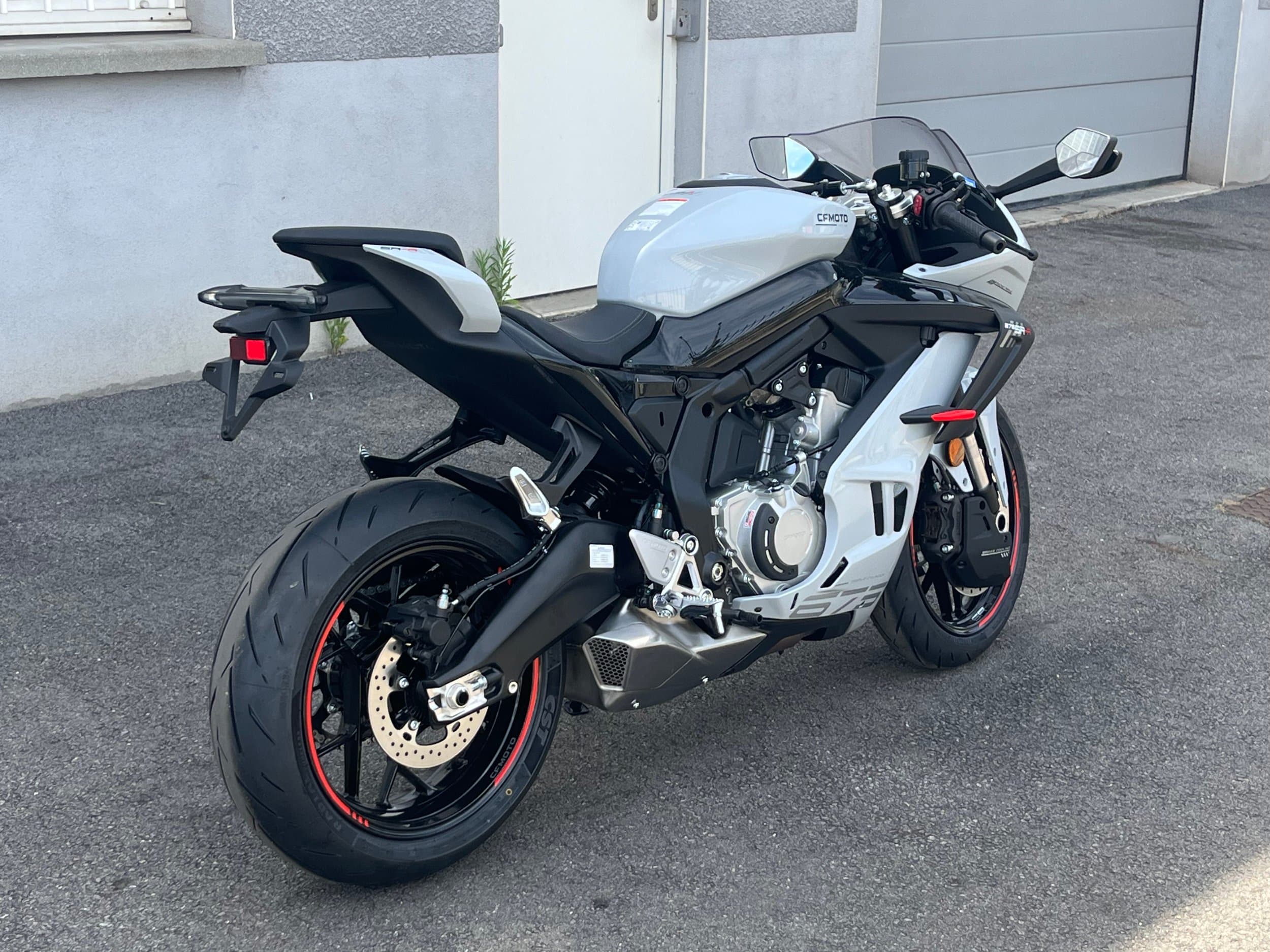 CFMOTO 675SR-R 2026 neuve — L'Atelier des Motards, Villefranche-sur-Saône — vue 3