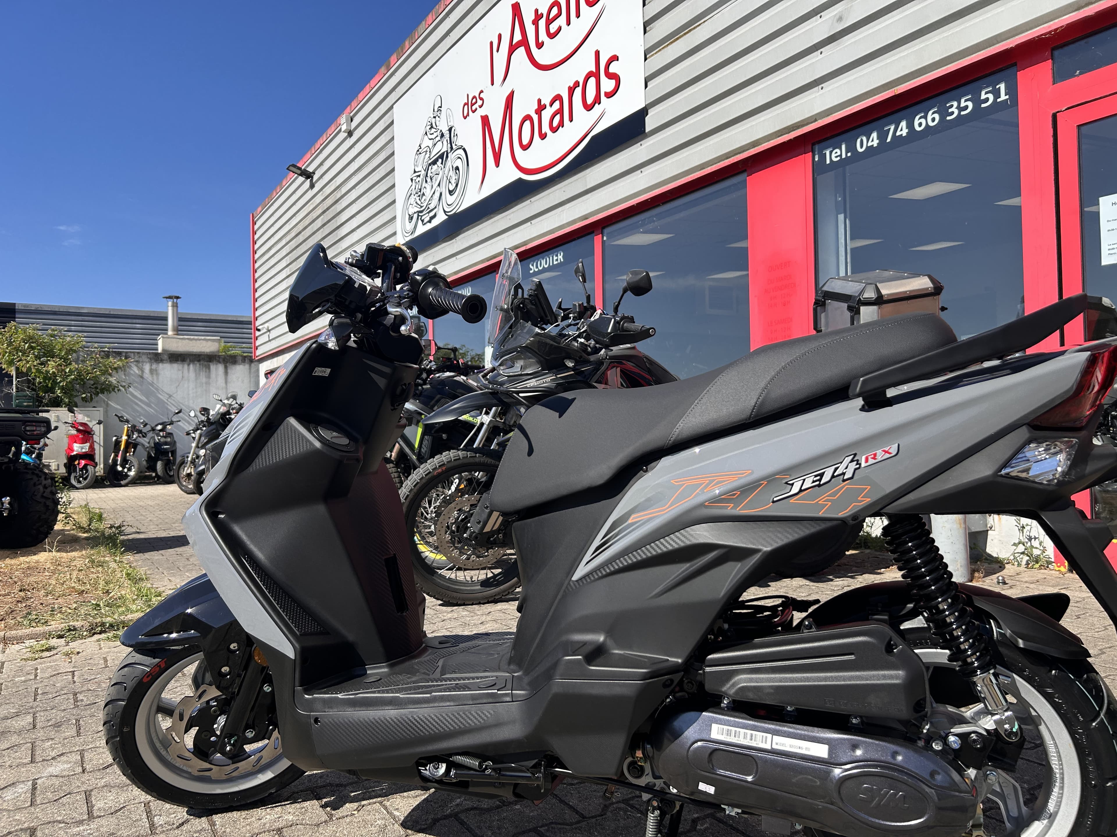 SYM SYM JET 4 RX – NEUF / GARANTIE 3 ANS / FAIBLE KM 1 KM 2026 neuve — L'Atelier des Motards, Villefranche