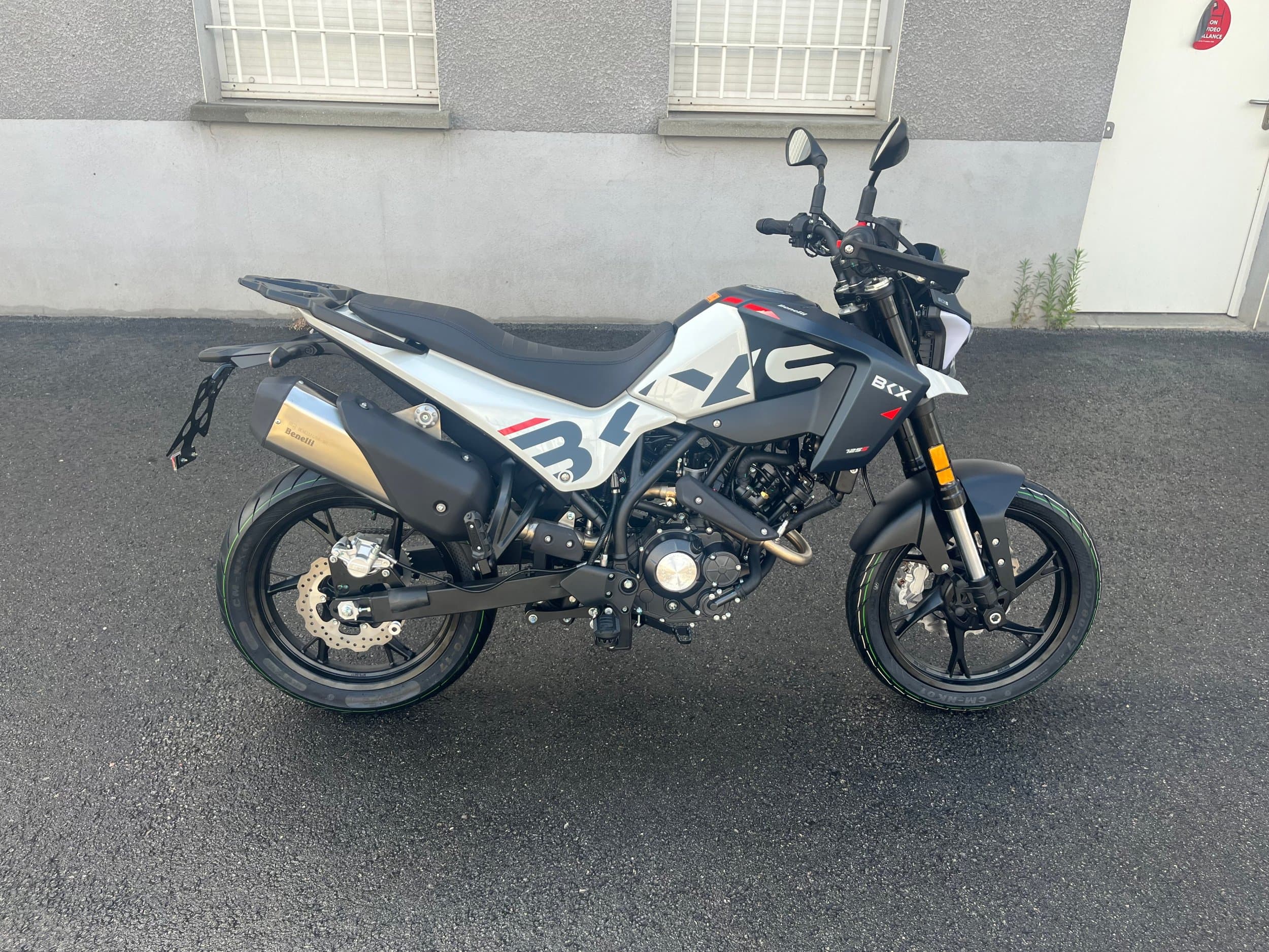 Benelli BKX 125 S 2026 neuve — L'Atelier des Motards, Villefranche-sur-Saône — vue 2