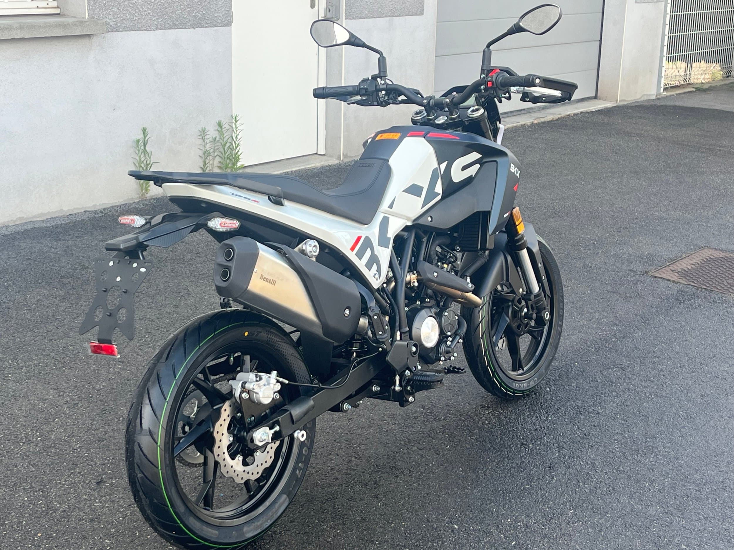 Benelli BKX 125 S 2026 neuve — L'Atelier des Motards, Villefranche-sur-Saône — vue 3