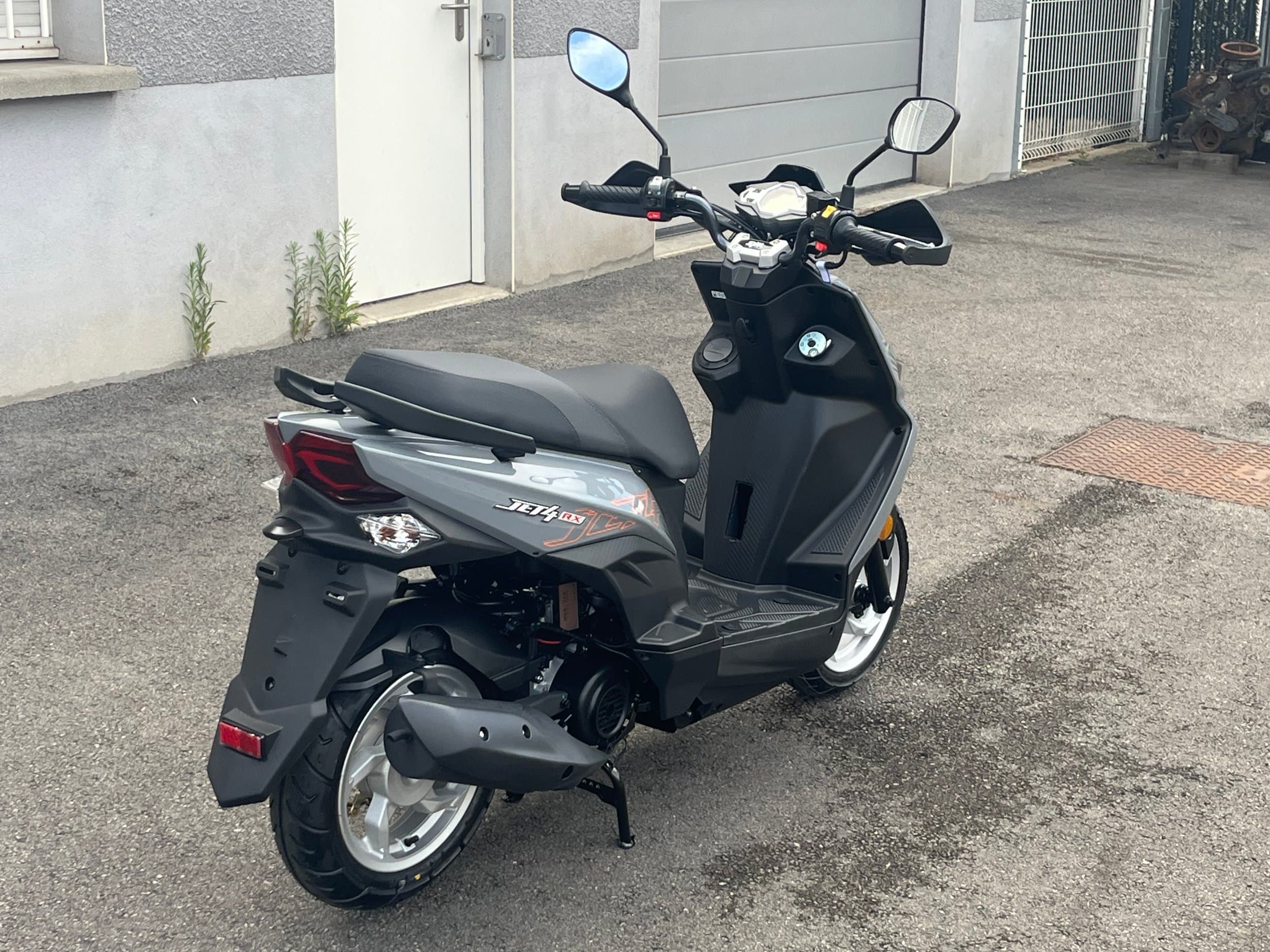 SYM Jet 4 RX 2026 neuve — L'Atelier des Motards, Villefranche-sur-Saône — vue 3