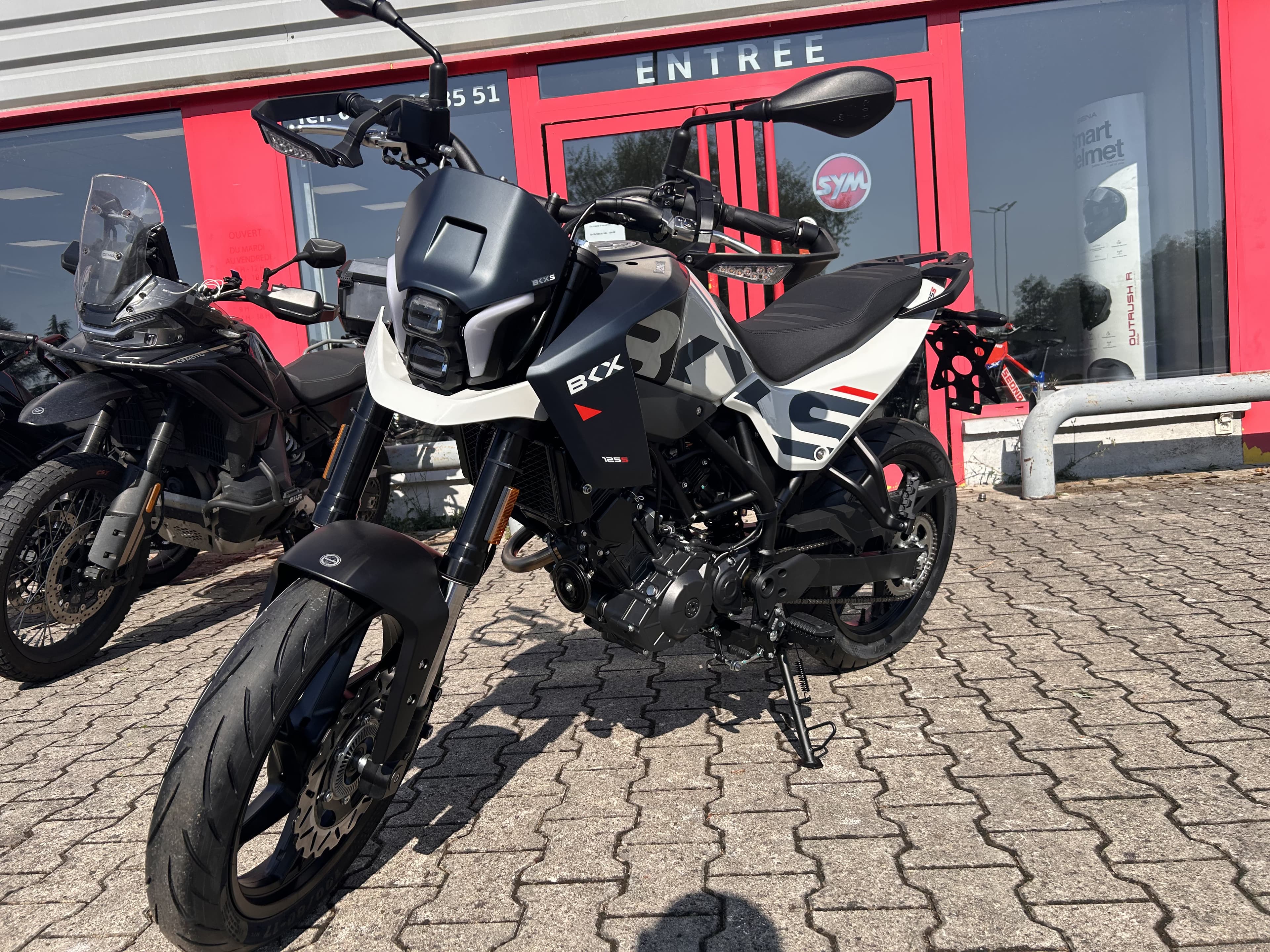 Benelli 😉 **BENELLI BKX 125 S 2026 – NEUVE, GARANTIE CONSTRUCTEUR** 😉 2026 neuve — L'Atelier des Motards, Belleville-en-Beaujolais — vue 2