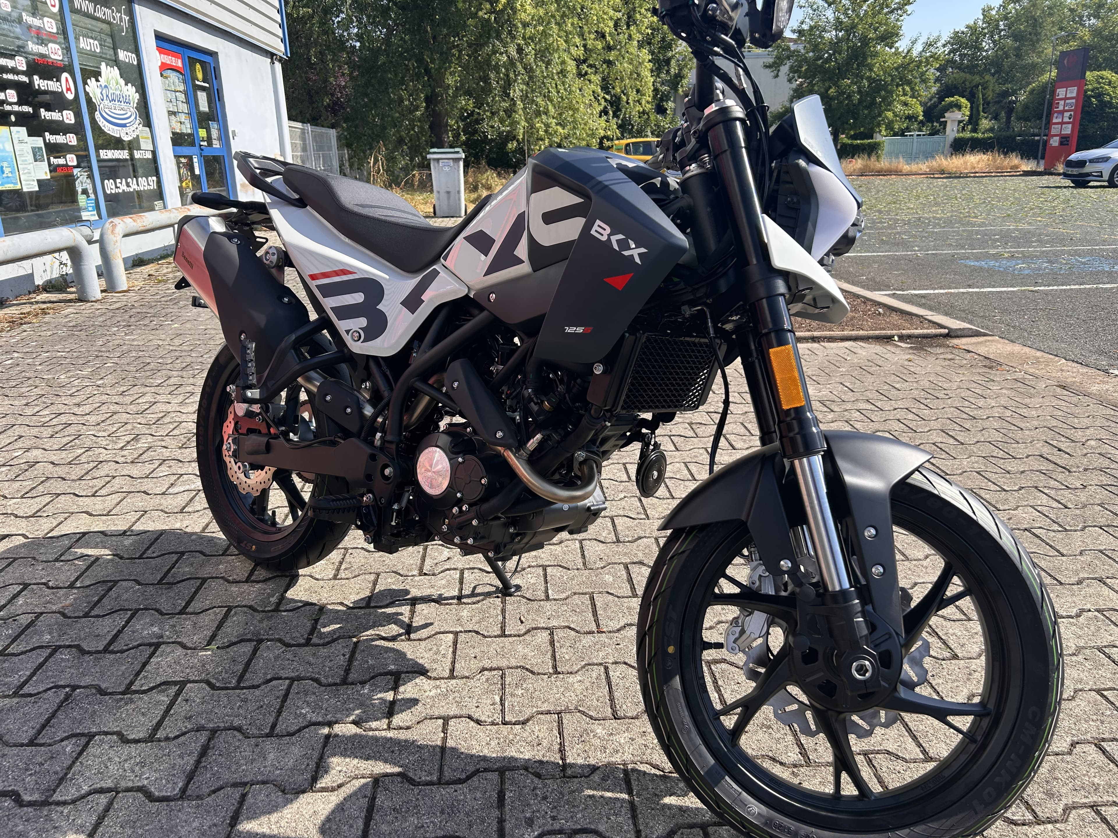 Benelli 😉 **BENELLI BKX 125 S 2026 – NEUVE, GARANTIE CONSTRUCTEUR** 😉 2026 neuve — L'Atelier des Motards, Belleville-en-Beaujolais — vue 4