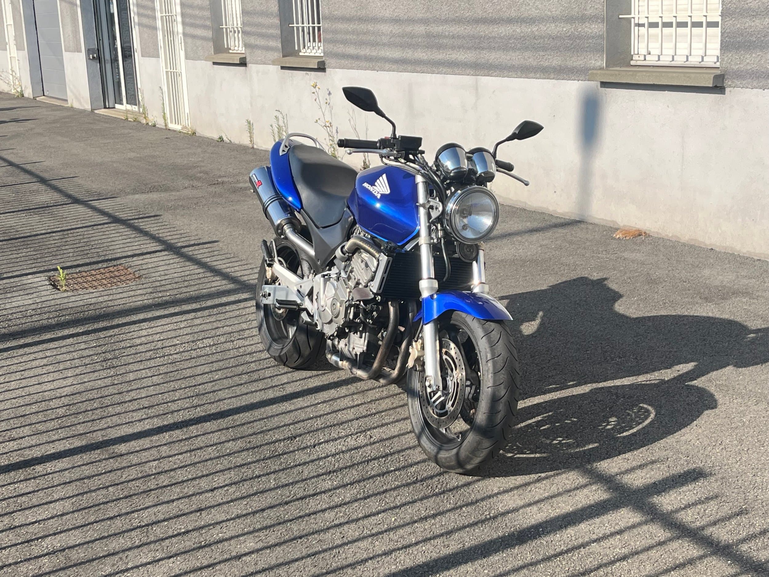 Honda CB600F Hornet 1998 d'occasion — L'Atelier des Motards, Villefranche