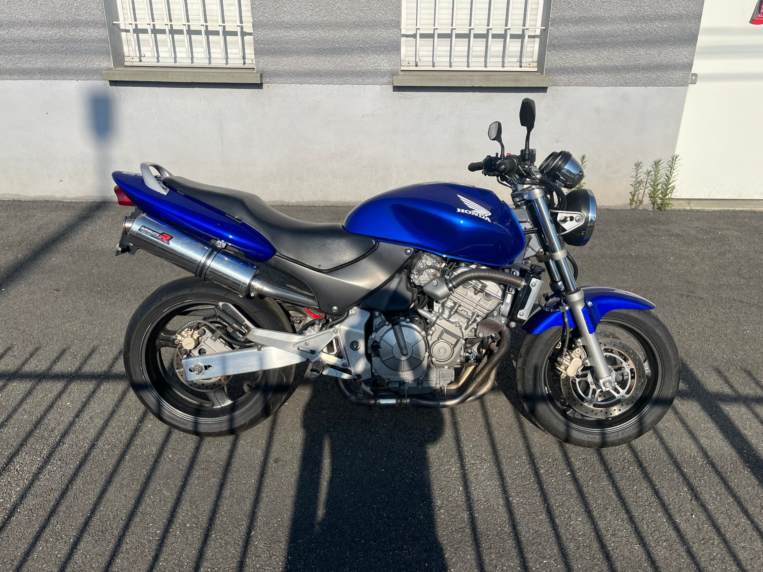 Honda CB600F Hornet 1998 d'occasion — L'Atelier des Motards, Villefranche-sur-Saône — vue 2