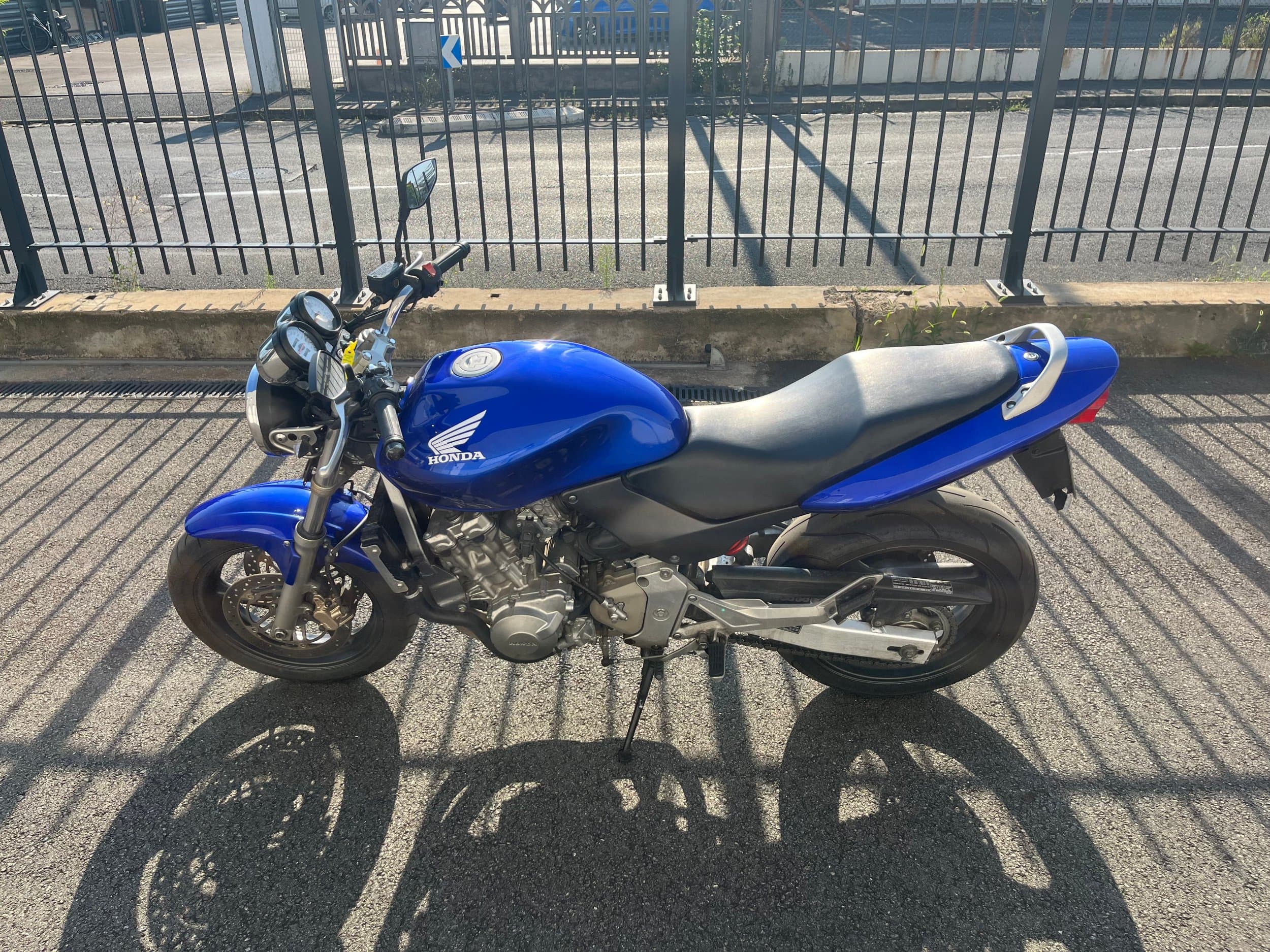 Honda CB600F Hornet 1998 d'occasion — L'Atelier des Motards, Villefranche-sur-Saône — vue 4