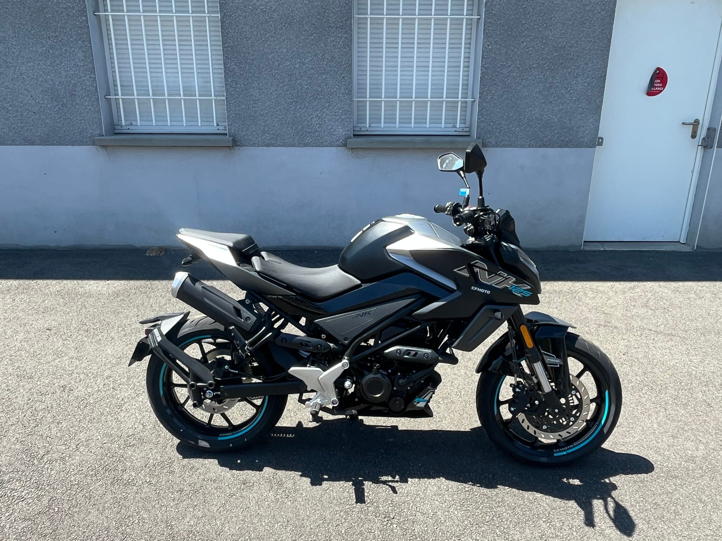 CFMOTO 125NK 2026 neuve — L'Atelier des Motards, Villefranche-sur-Saône — vue 2