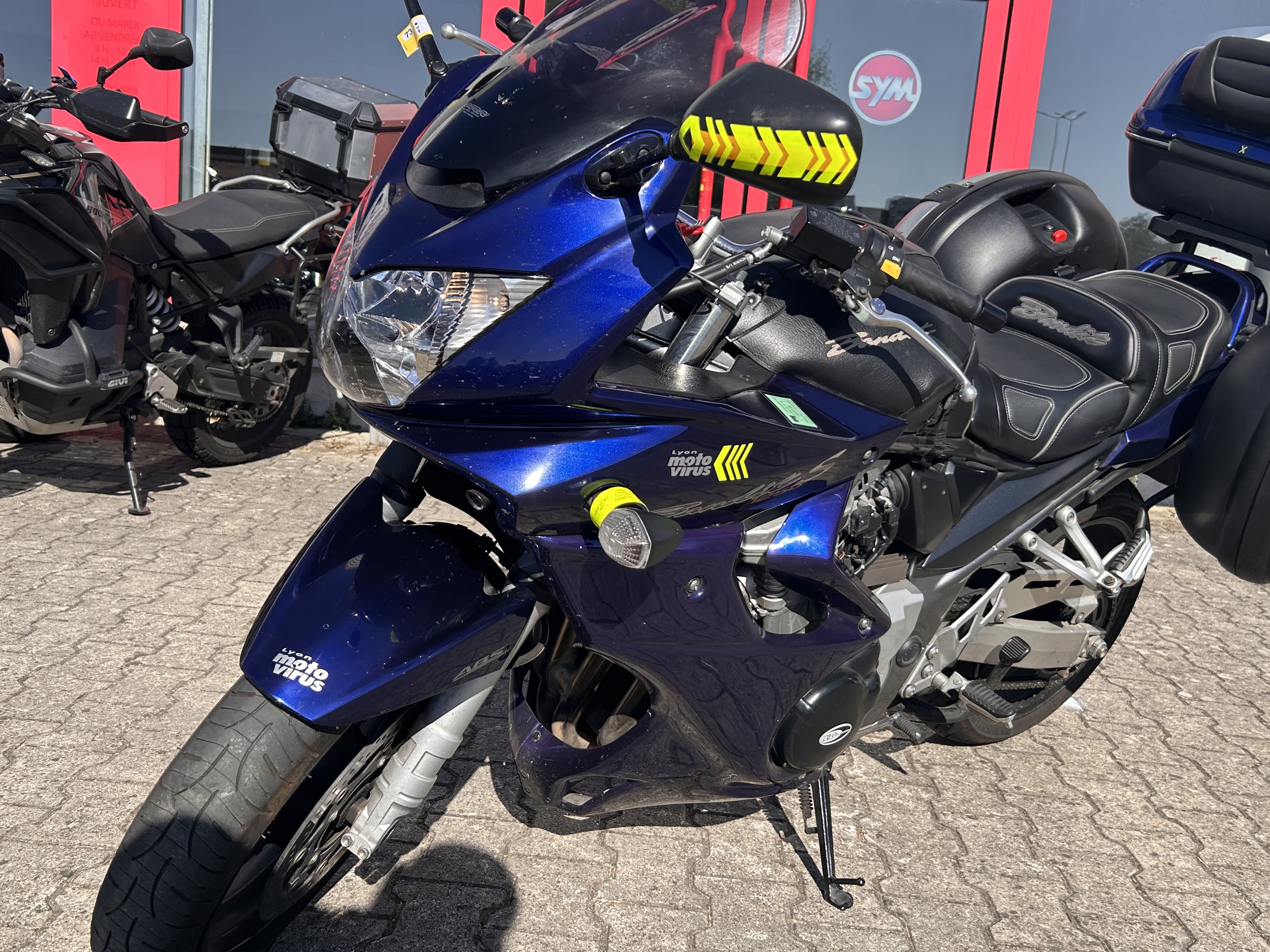 Suzuki # 😉 SUZUKI 1250 BANDIT S ABS – ÉQUIPÉE GRAND TOURISME – EXCELLENT ÉTAT 😉 2007 d'occasion — L'Atelier des Motards, Belleville-en-Beaujolais — vue 2