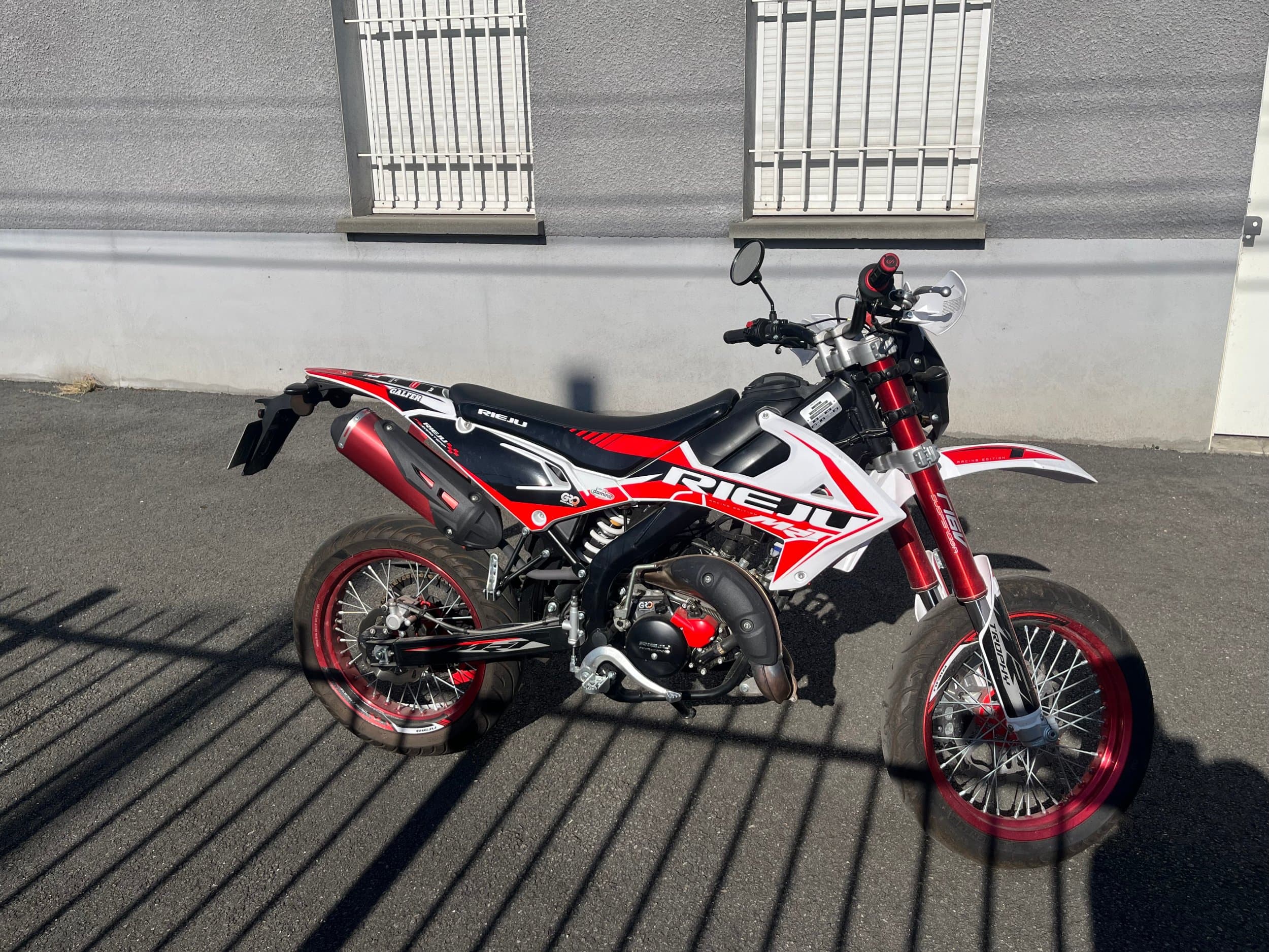 Rieju 50 MRT Trophy 2024 d'occasion — L'Atelier des Motards, Villefranche-sur-Saône — vue 2