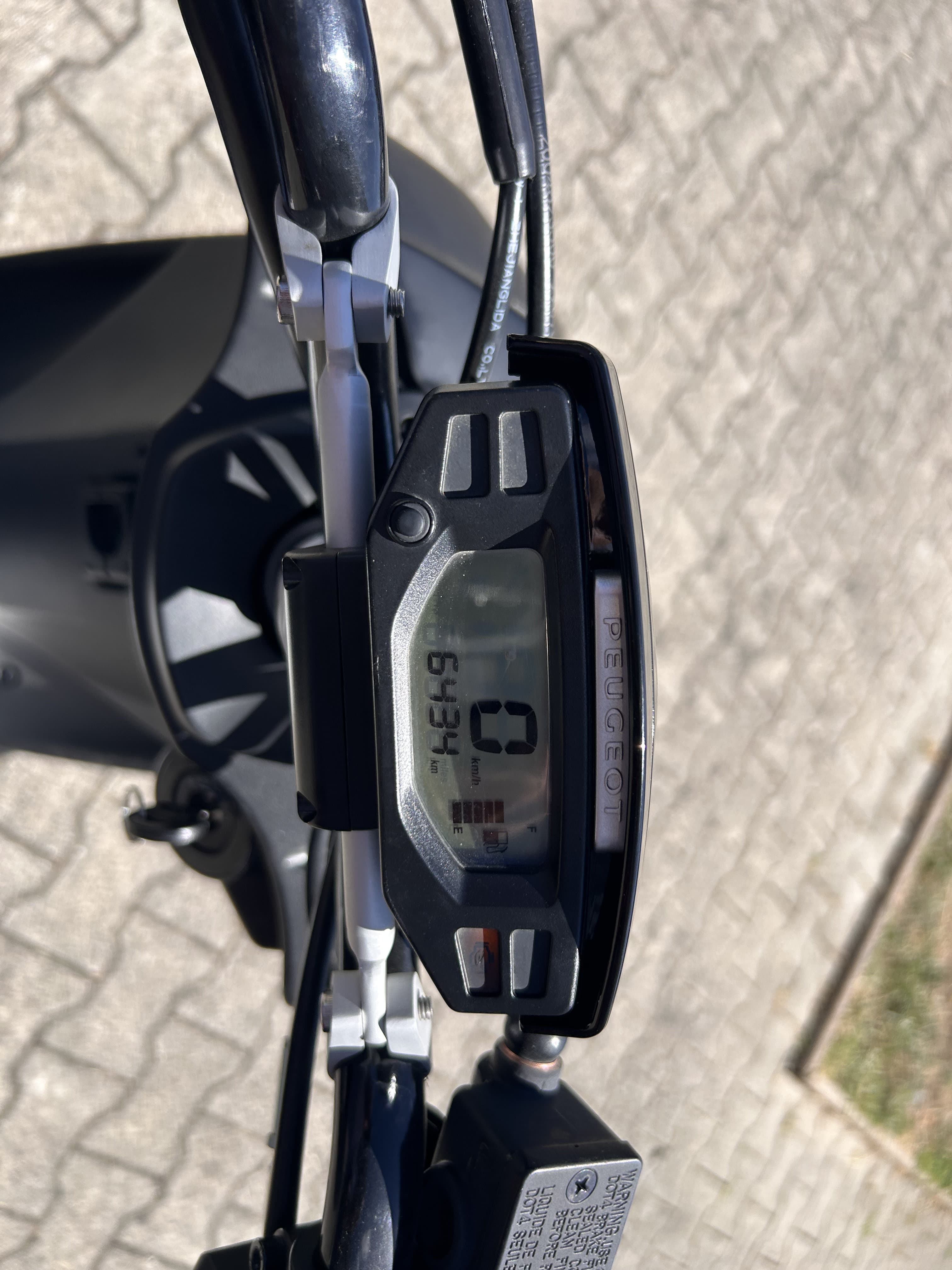 peugeot 😉 PEUGEOT -STREET ZONE 4T – PREMIERE MAIN- ÉTAT CORRECT/ GARANTIE / FAIBLE KM-6240KMS 😉 2023 d'occasion — L'Atelier des Motards, Belleville-en-Beaujolais — vue 4
