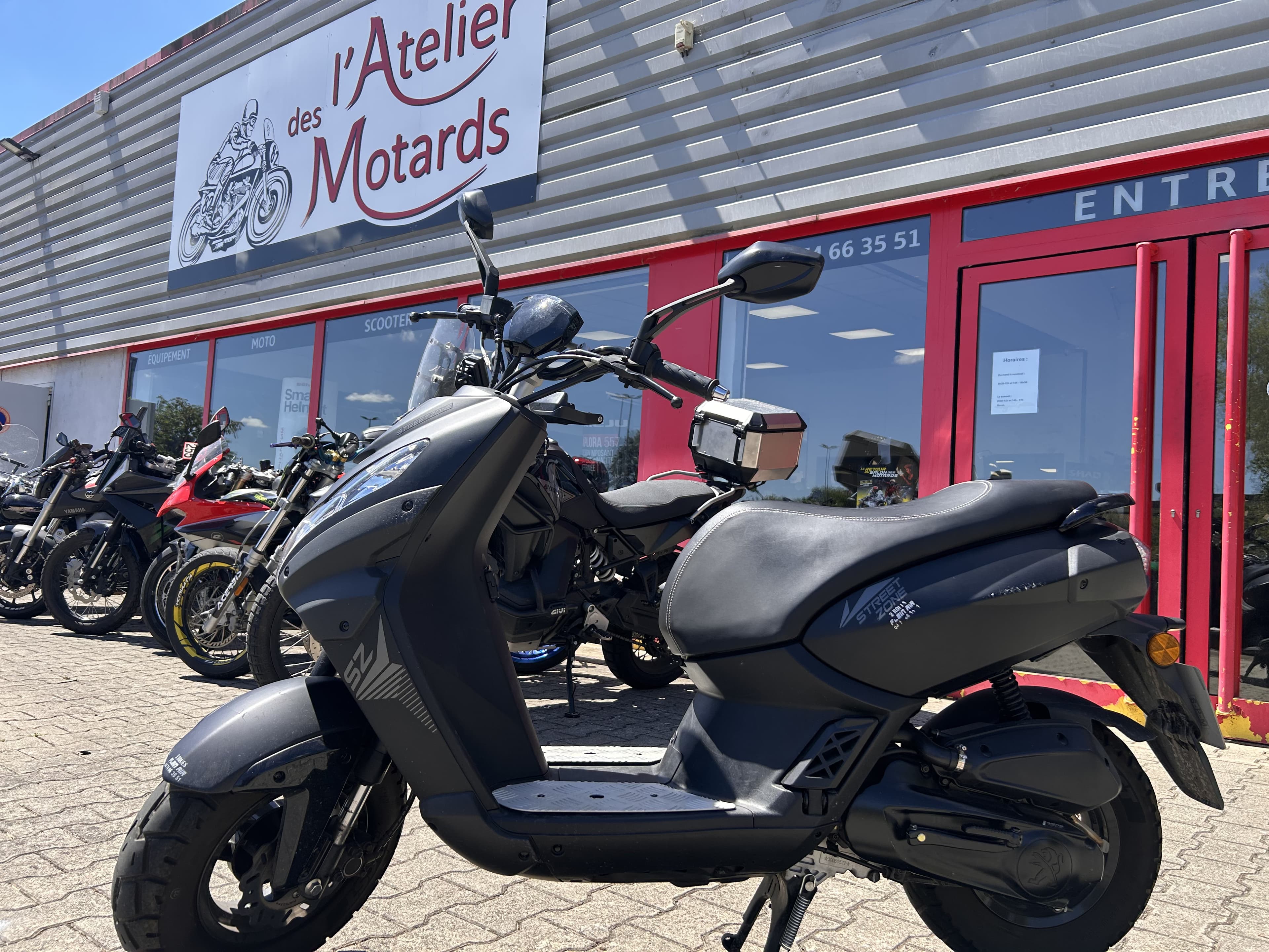 peugeot 😉 PEUGEOT -STREET ZONE 4T – PREMIERE MAIN- ÉTAT CORRECT/ GARANTIE / FAIBLE KM-6240KMS 😉 2023 d'occasion — L'Atelier des Motards, Belleville-en-Beaujolais