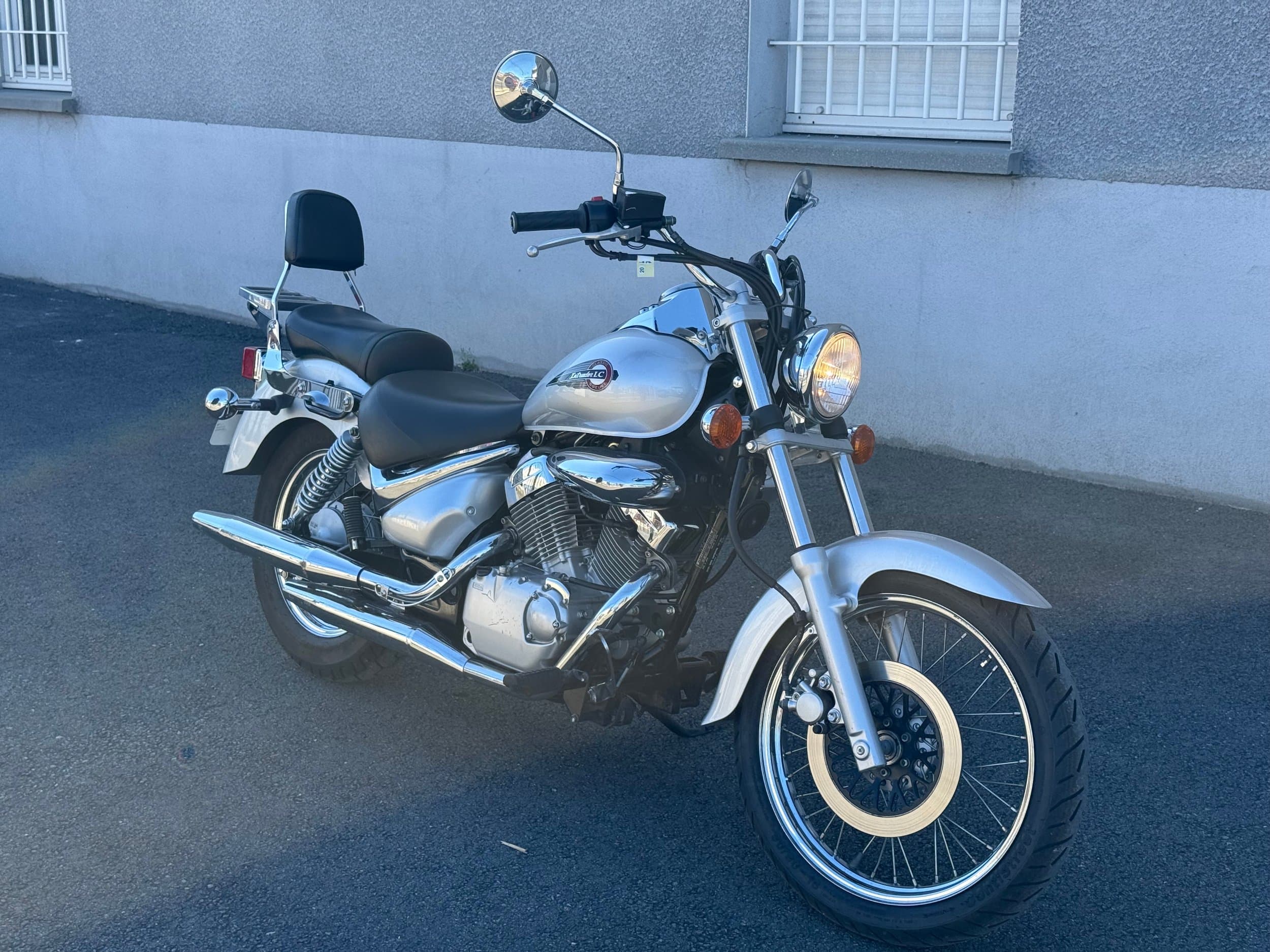 Suzuki Intruder 125 2004 d'occasion — L'Atelier des Motards, Villefranche-sur-Saône