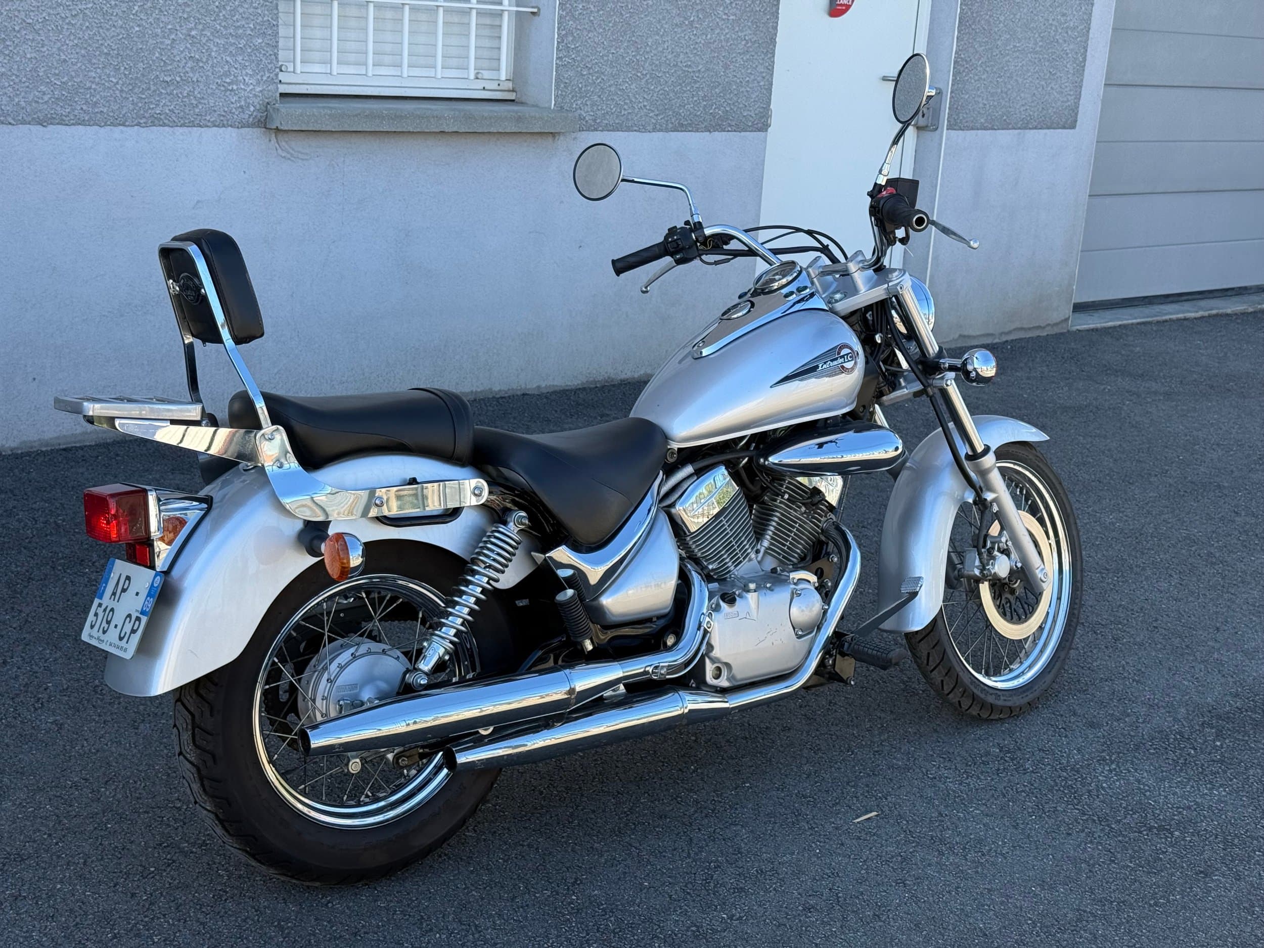 Suzuki Intruder 125 2004 d'occasion — L'Atelier des Motards, Villefranche-sur-Saône — vue 3
