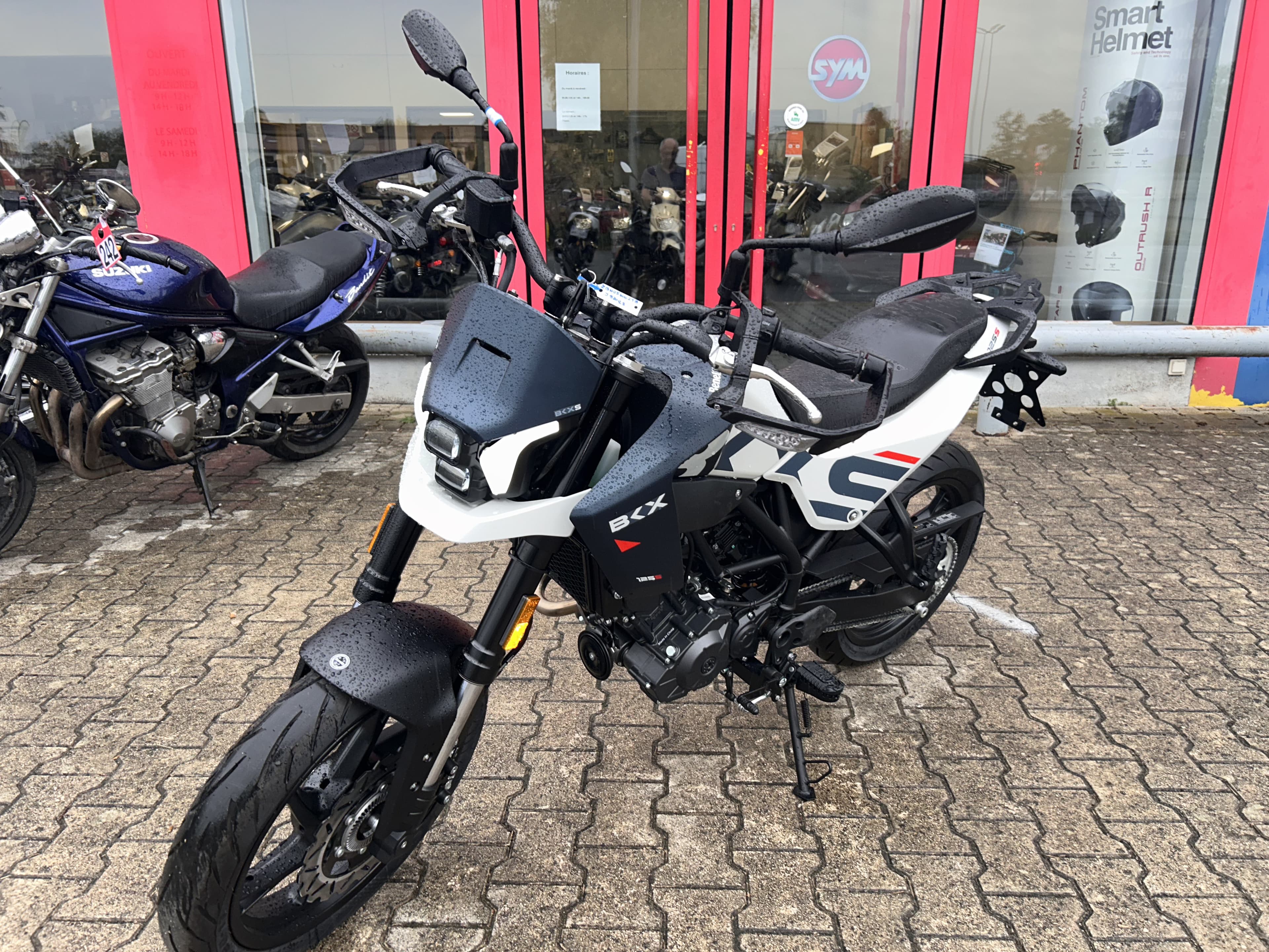 Benelli BENELLI BKX 125 S – NEUVE – GARANTIE CONSTRUCTEUR 3 ANS – 3 799€ 2026 neuve — L'Atelier des Motards, Belleville-en-Beaujolais — vue 2
