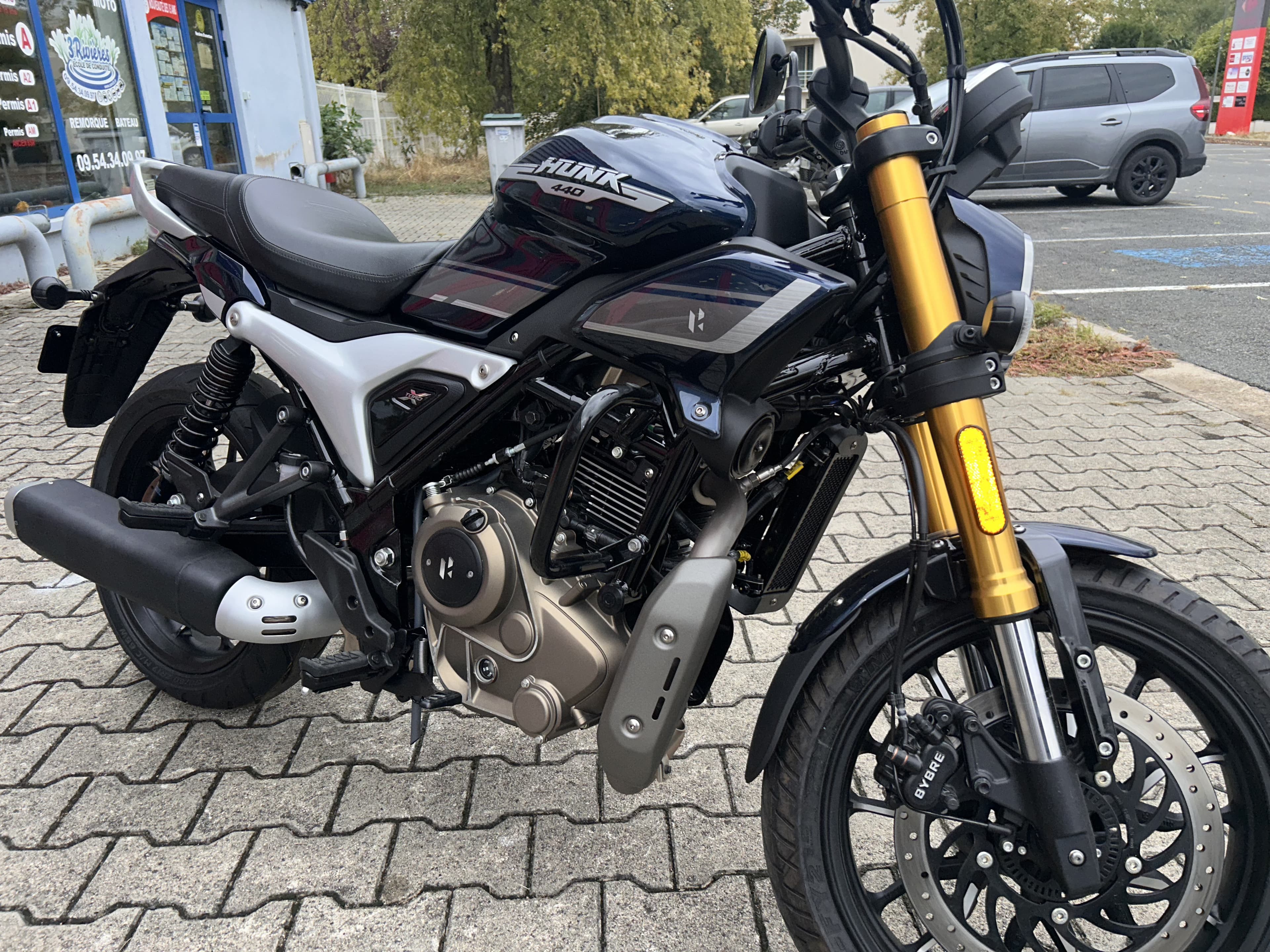 Hero HERO HUNK 440 – GARANTIE CONSTRUCTEUR 24 MOIS – BLEU NUIT 2026 neuve — L'Atelier des Motards, Belleville-en-Beaujolais — vue 4