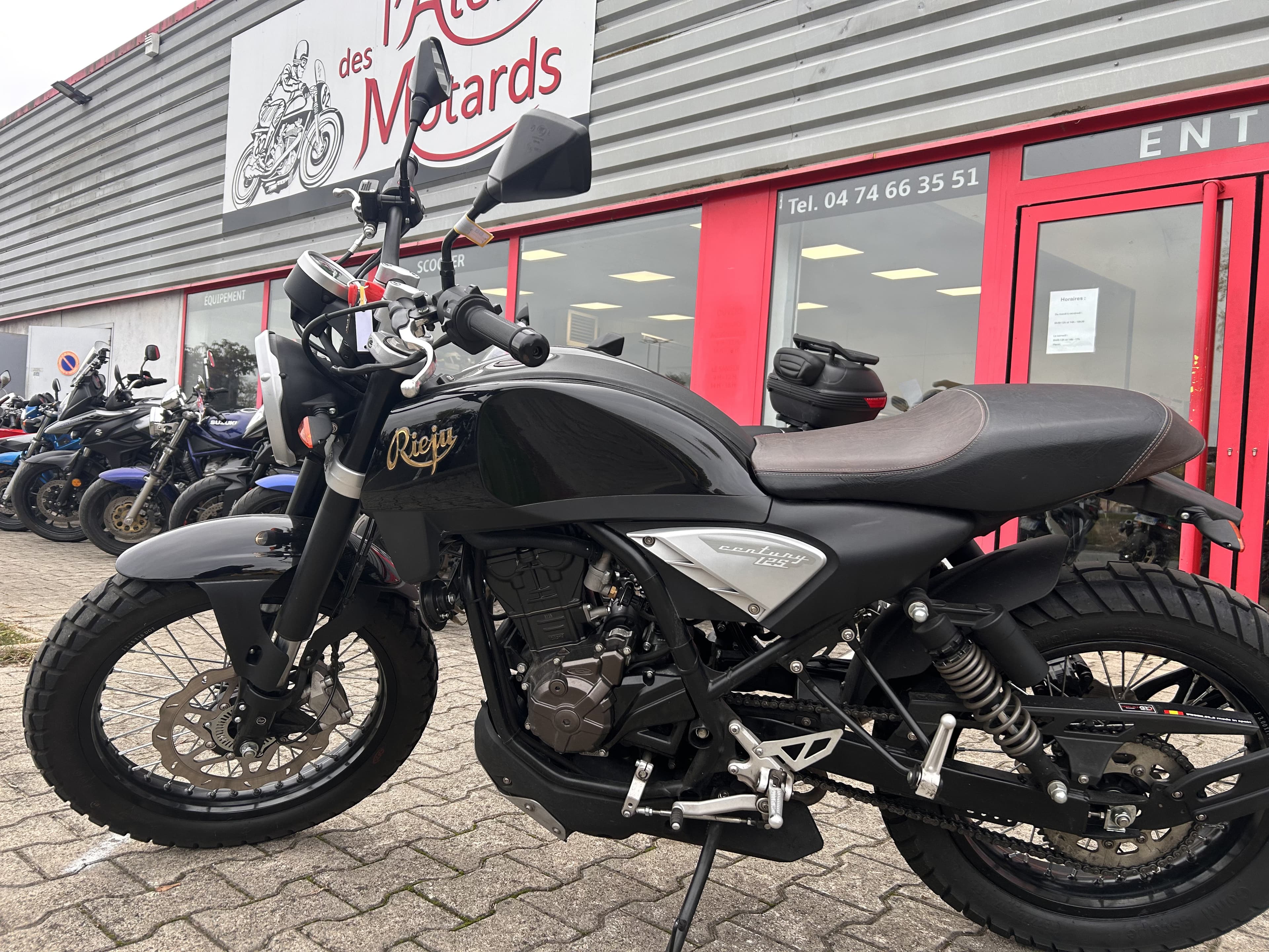 Rieju CENTURY 125 – 6 580 KM – 1ÈRE MAIN – GARANTIE – 1 690 € 2023 d'occasion — L'Atelier des Motards, Belleville-en-Beaujolais