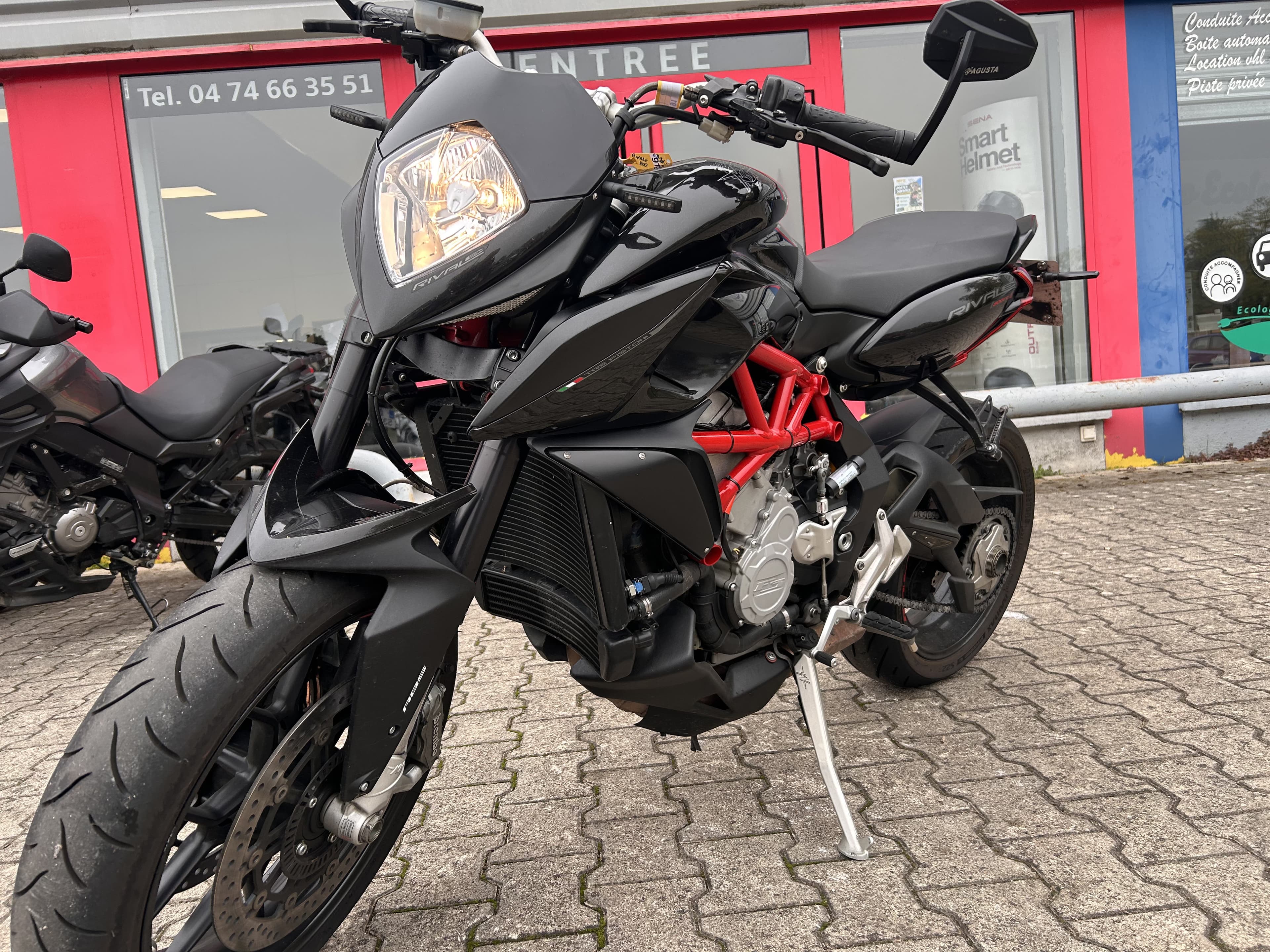 MV Agusta MV AGUSTA RIVALE 800 ABS – 125 CH – 2016 – 20 500 KM – 5 690 € 2016 d'occasion — L'Atelier des Motards, Belleville-en-Beaujolais — vue 2