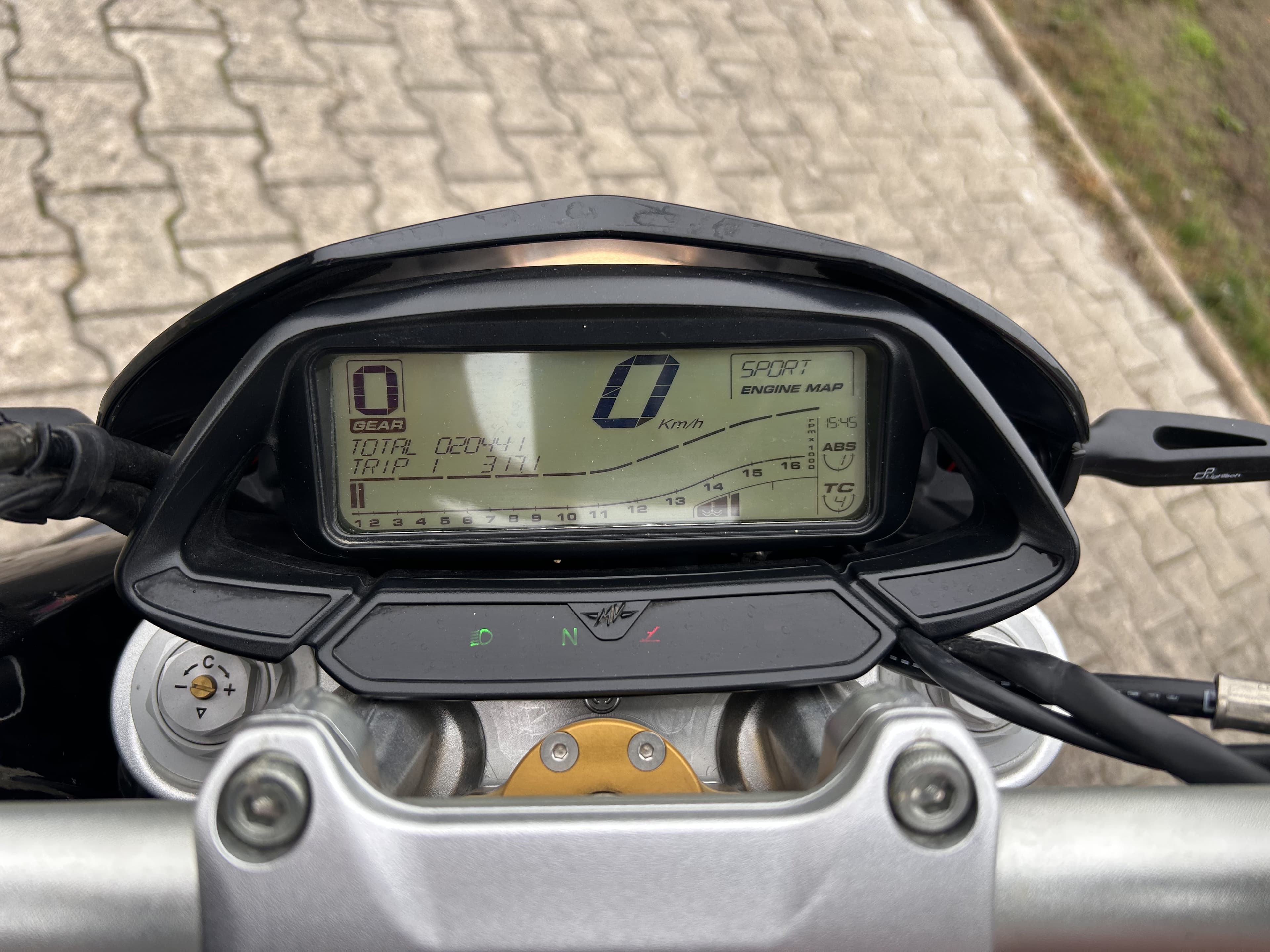 MV Agusta MV AGUSTA RIVALE 800 ABS – 125 CH – 2016 – 20 500 KM – 5 690 € 2016 d'occasion — L'Atelier des Motards, Belleville-en-Beaujolais — vue 4