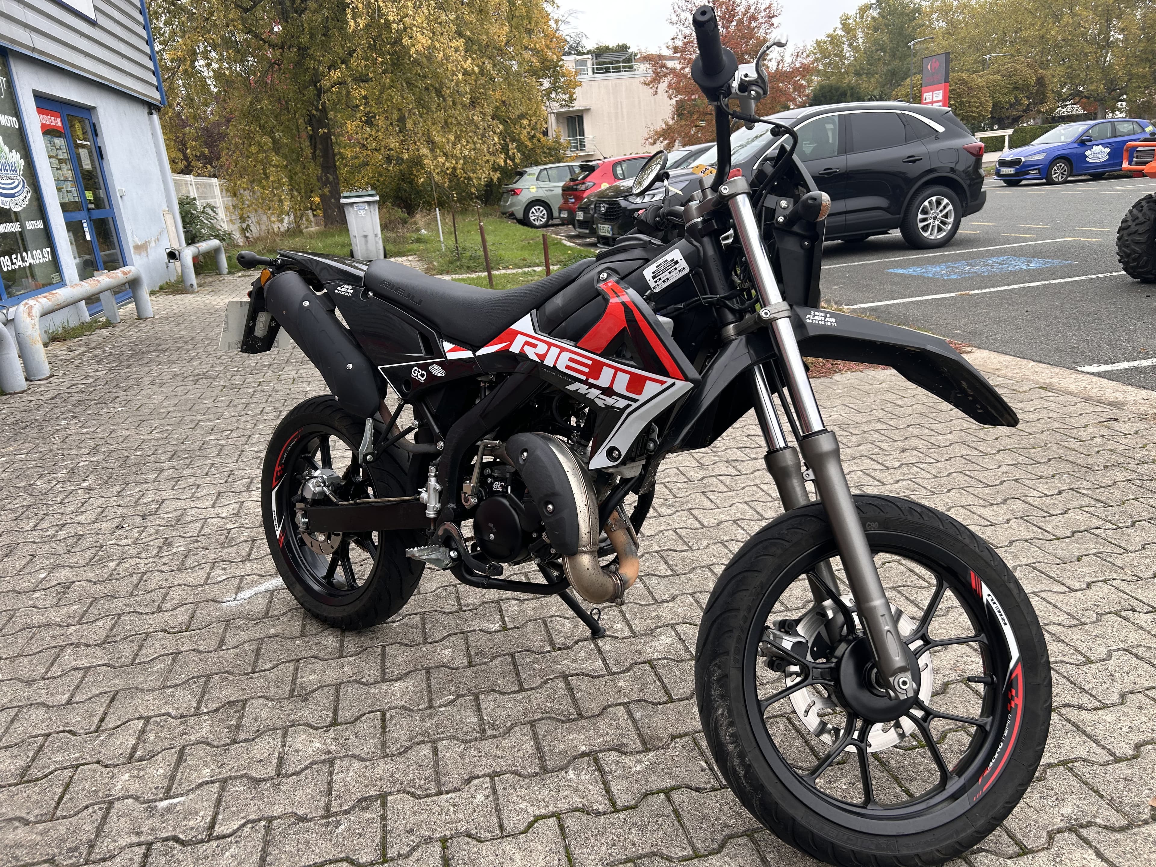 Rieju RIEJU MRT 50 SM – NOIR – PREMIÈRE MAIN – GARANTIE 3 MOIS 2022 d'occasion — L'Atelier des Motards, Belleville-en-Beaujolais — vue 3